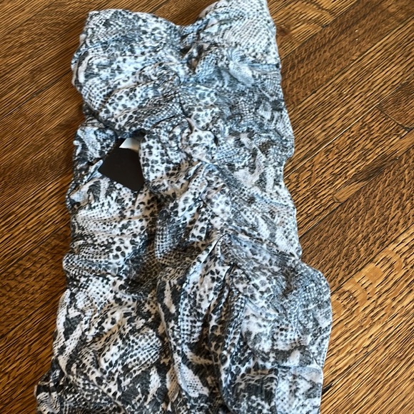 NWT Guess Snakeskin Pattern Rouched Skirt - Picture 3 of 5